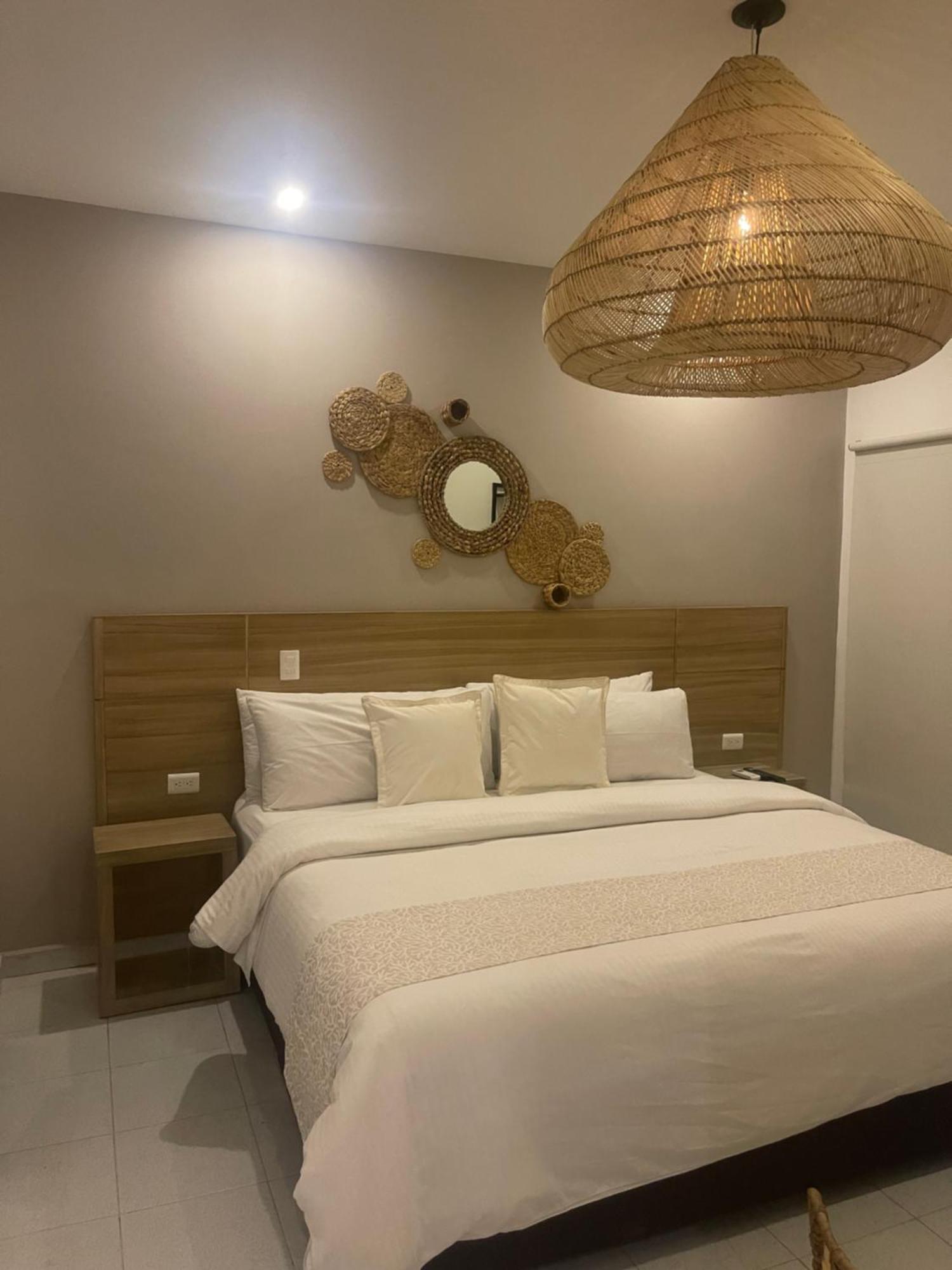 Moet Medellin Hotel Екстериор снимка